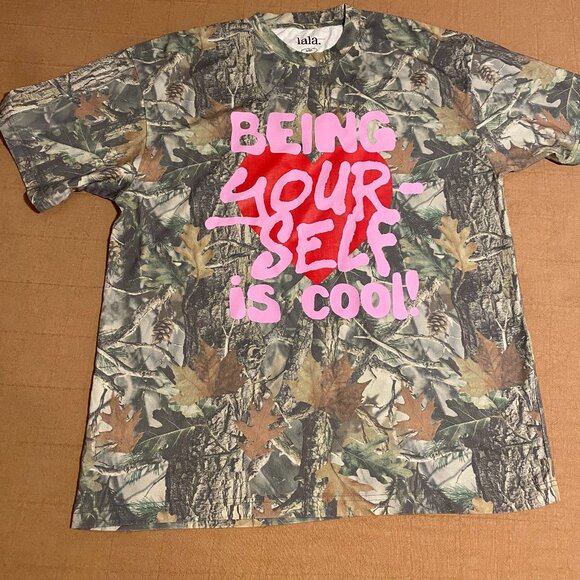 Dressed in Lala Being Yourself is Cool Camo Tee L/XL - Picture 1 of 6